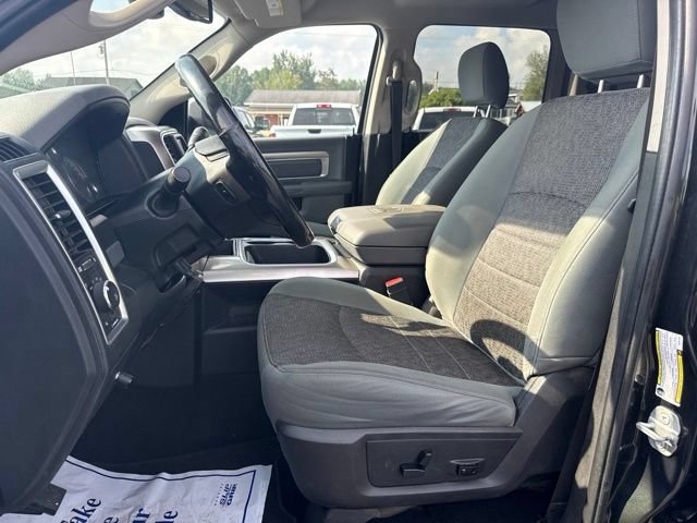 Used 2018 RAM 2500 SLT w/ Black Appearance Group AWD/4WD image 13