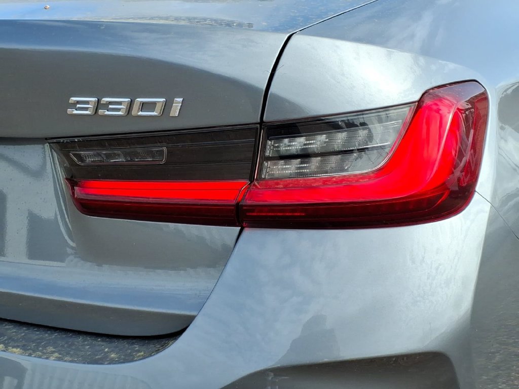Used 2023 BMW 330i Sedan w/ Driving Assistance Package RWD image 9