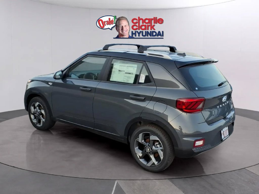 New 2026 Hyundai Venue SEL FWD image 3