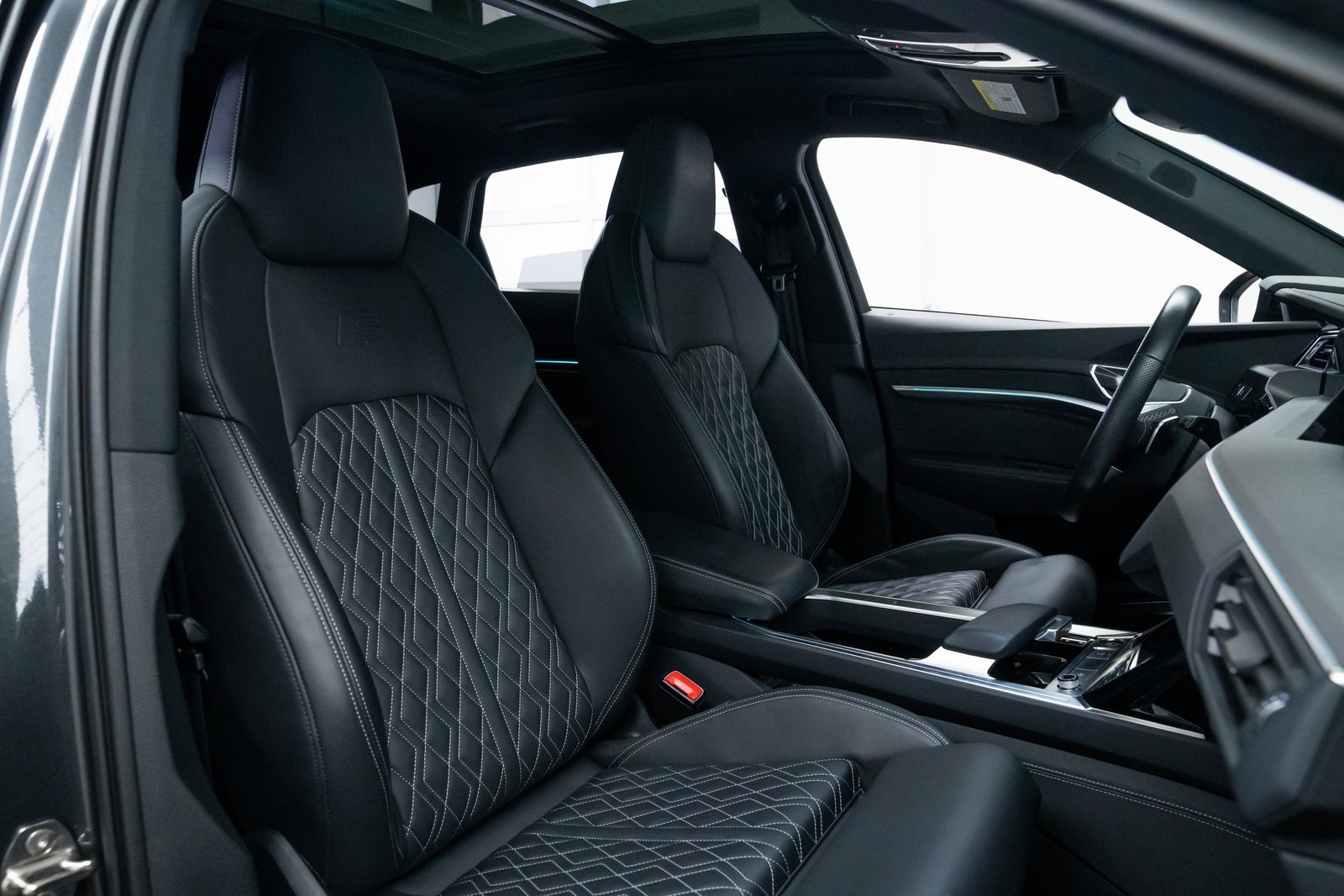 Used 2022 Audi e-tron S Prestige w/ Prestige Package image 25