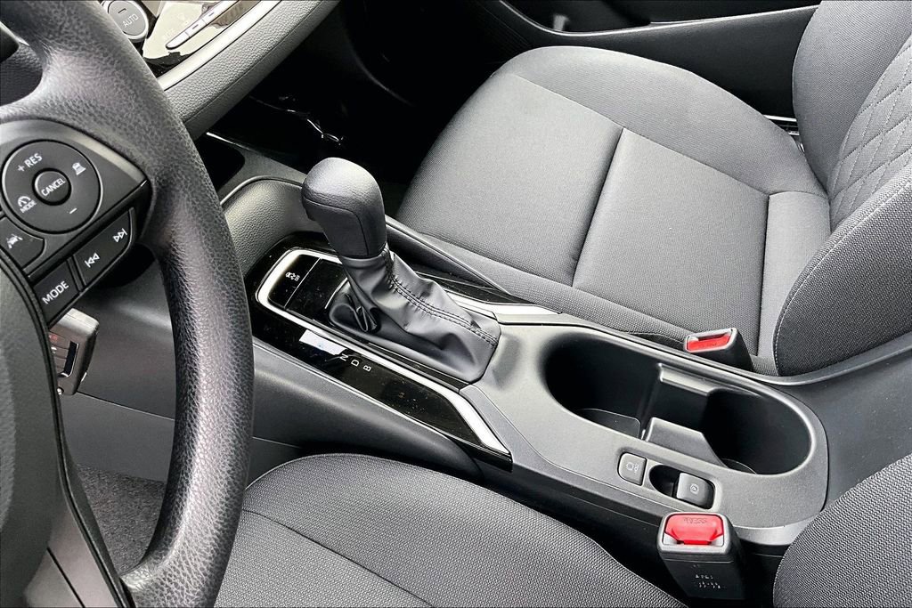 Used 2026 Toyota Corolla LE FWD image 8