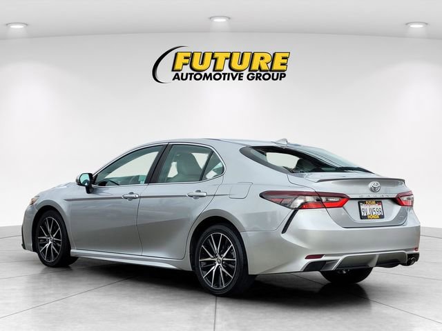 Used 2023 Toyota Camry SE image 7