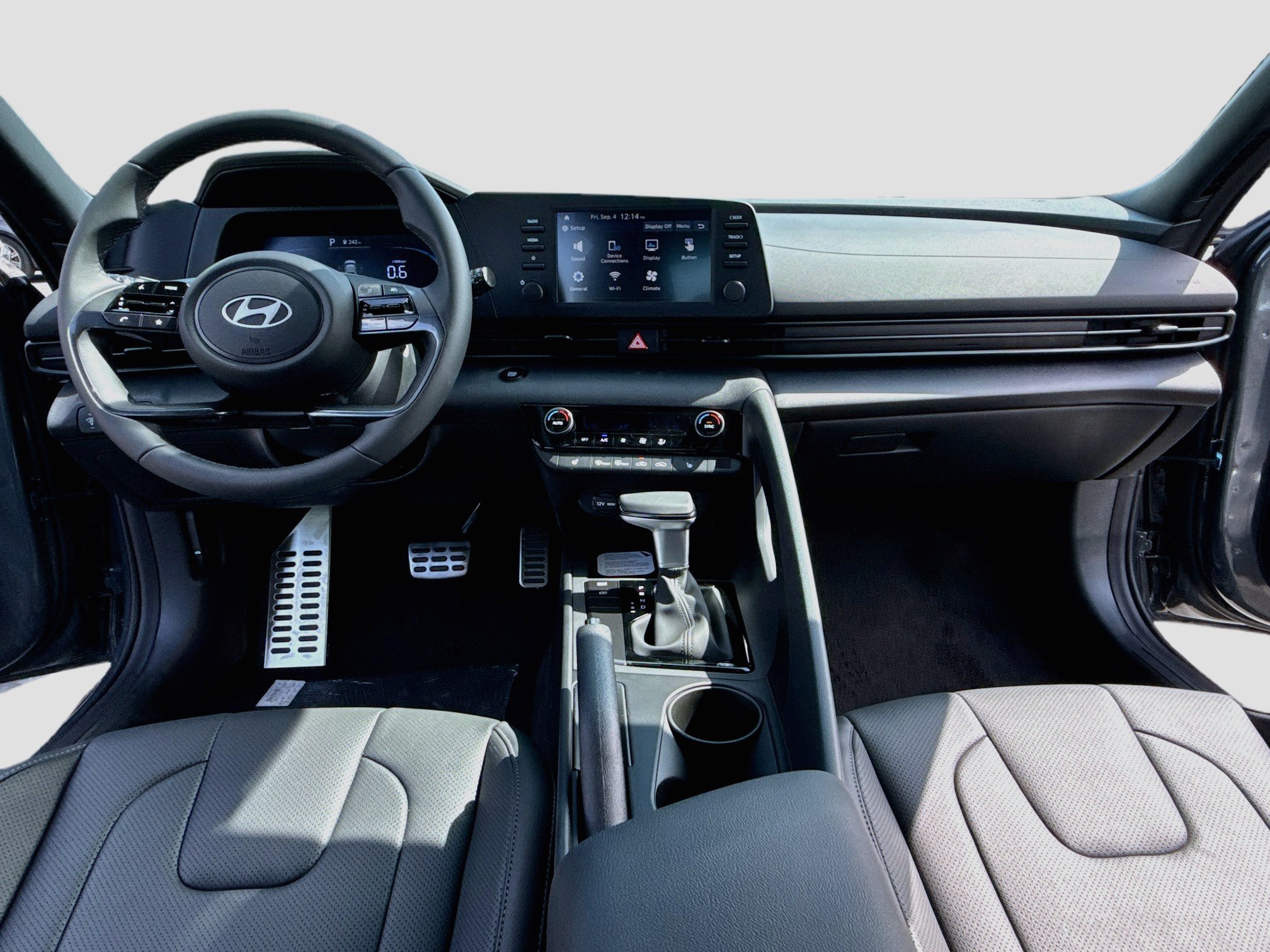 New 2026 Hyundai Elantra SEL Sport FWD image 3