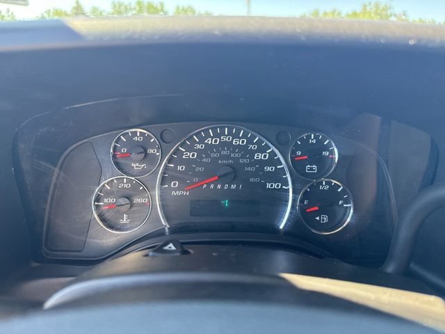 Used 2018 Chevrolet Express 2500 RWD image 11