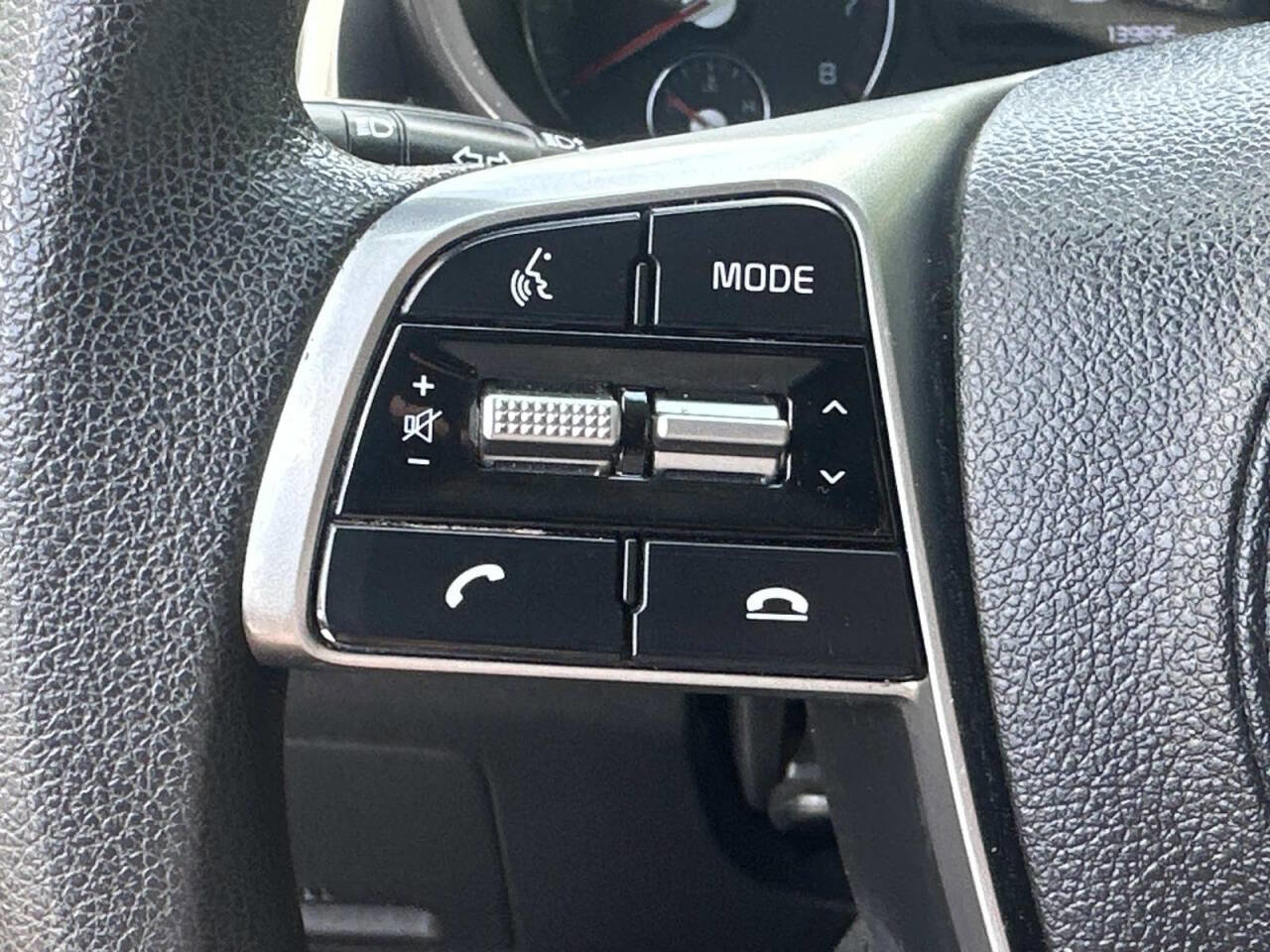 Used 2019 Kia Sorento LX FWD image 17