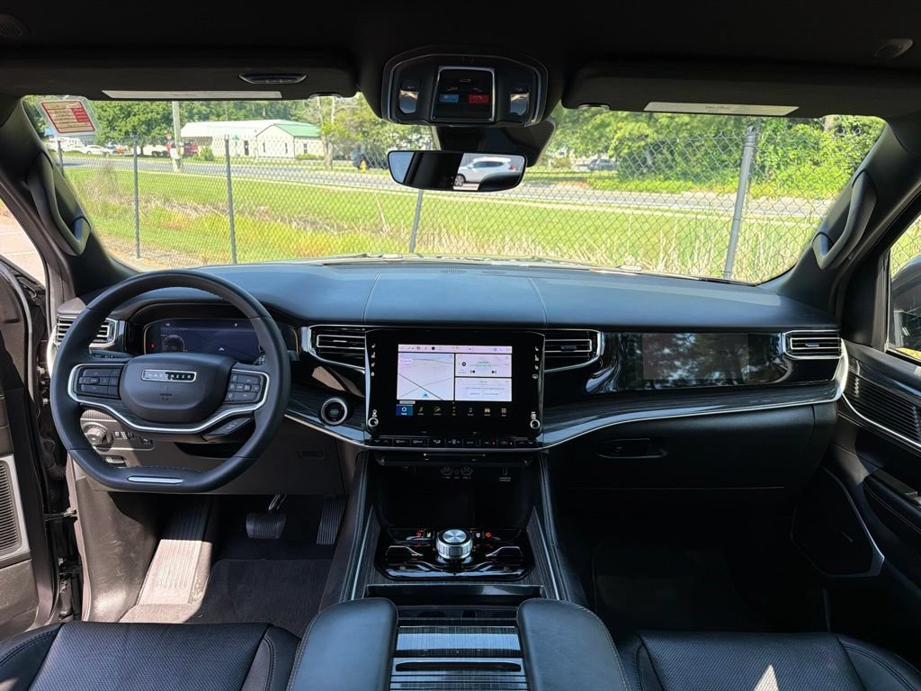 Certified 2022 Jeep Wagoneer Series III AWD/4WD image 8