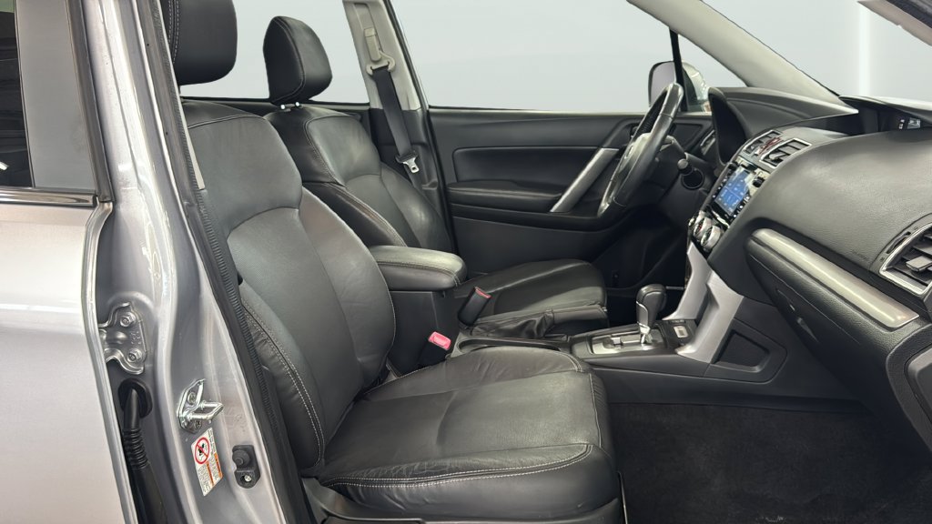 Used 2016 Subaru Forester 2.5i Limited AWD/4WD image 12