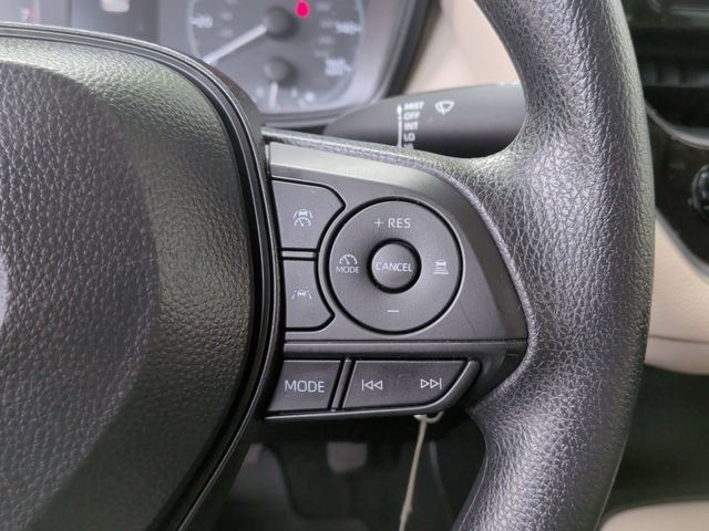 Used 2025 Toyota Corolla LE FWD image 17