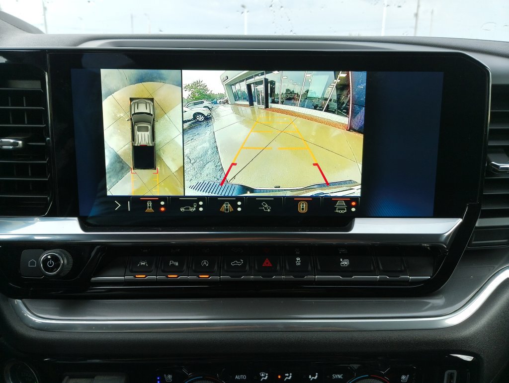 Used 2025 Chevrolet Silverado 1500 High Country AWD/4WD image 3