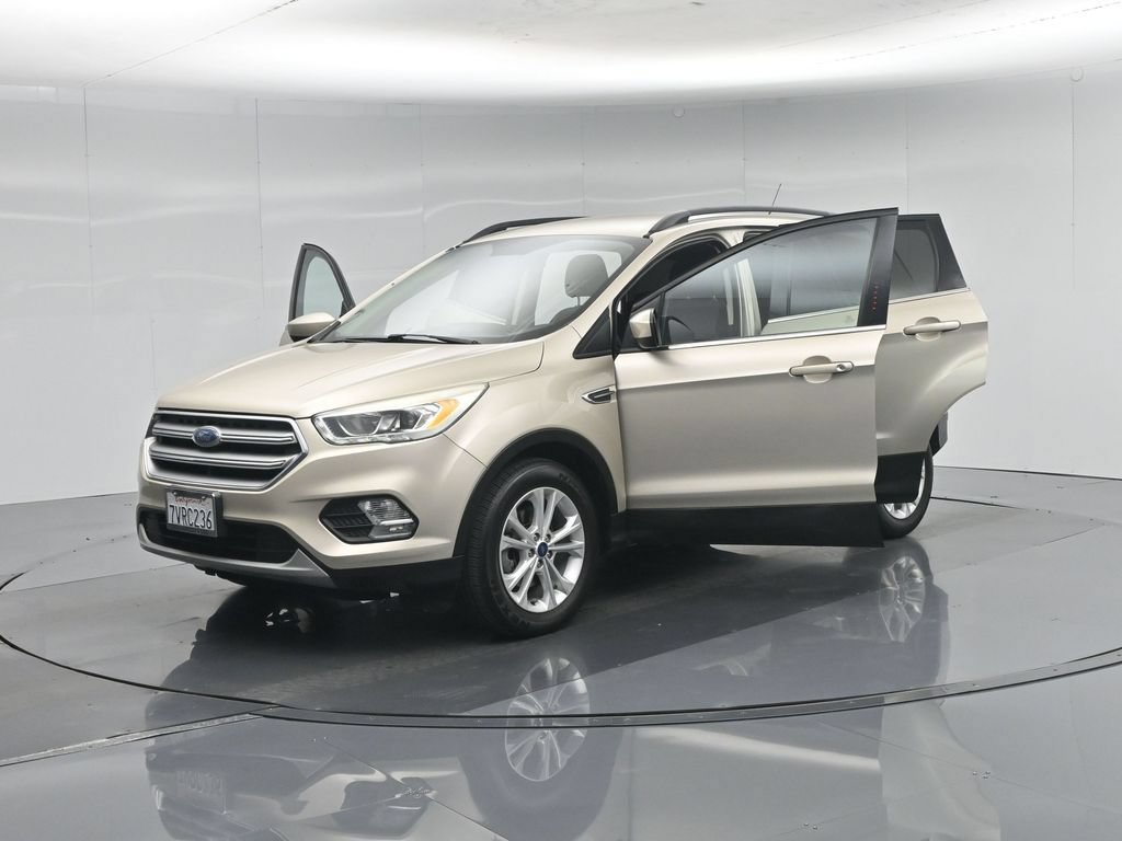 Certified 2017 Ford Escape SE w/ Equipment Group 201A FWD image 32