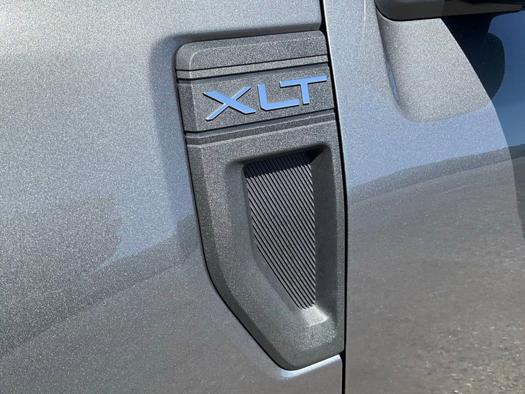 Used 2025 Ford Maverick XLT w/ XLT Luxury Package image 11