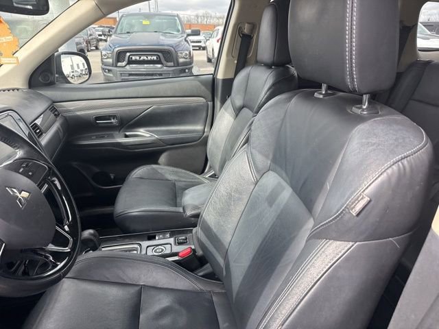 Used 2019 Mitsubishi Outlander SEL image 11