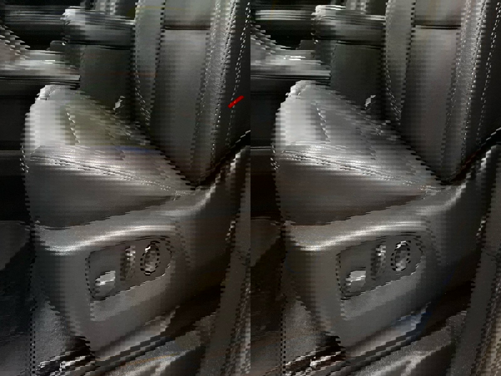 Used 2021 Chevrolet Tahoe Z71 w/ Z71 Signature Package image 17