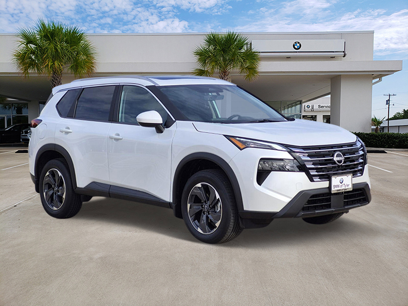 Used 2026 Nissan Rogue SV w/ SV Premium Package image 3