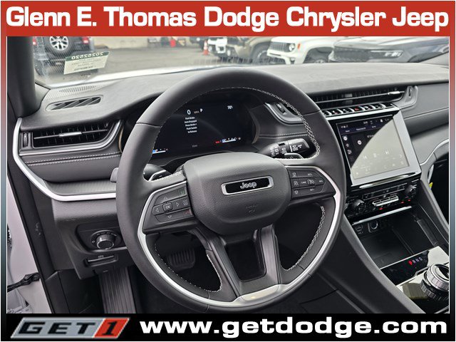 New 2025 Jeep Grand Cherokee Altitude image 17