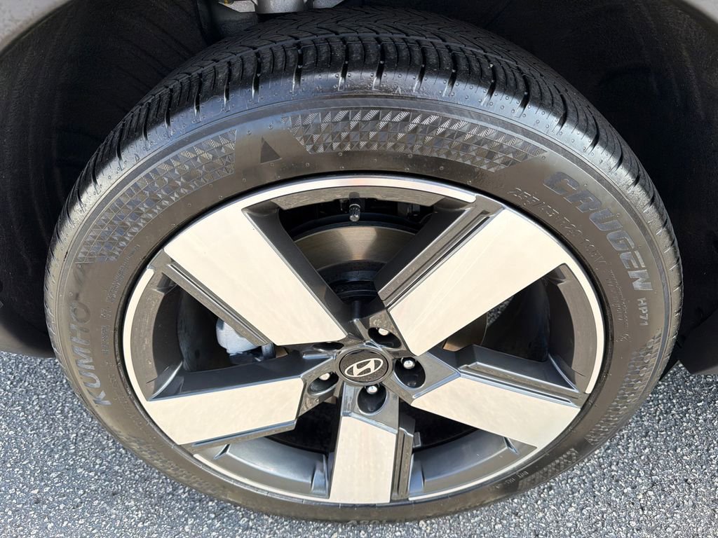 Used 2024 Hyundai Santa Fe Limited FWD image 17