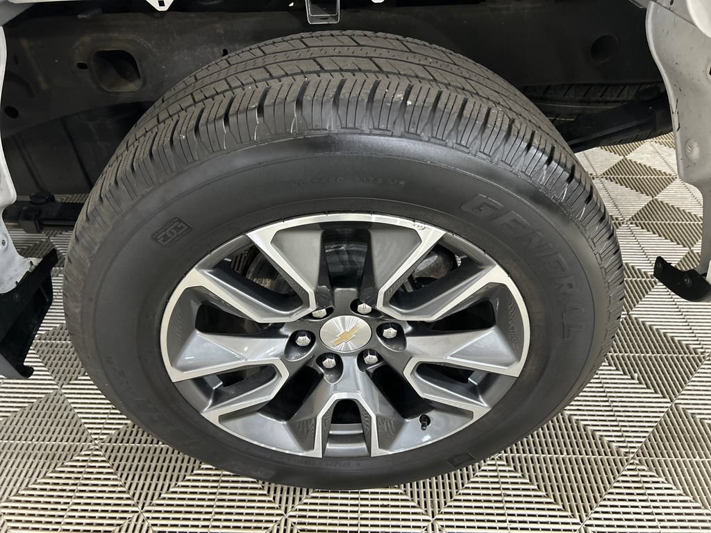 Used 2023 Chevrolet Silverado 1500 LT AWD/4WD image 11