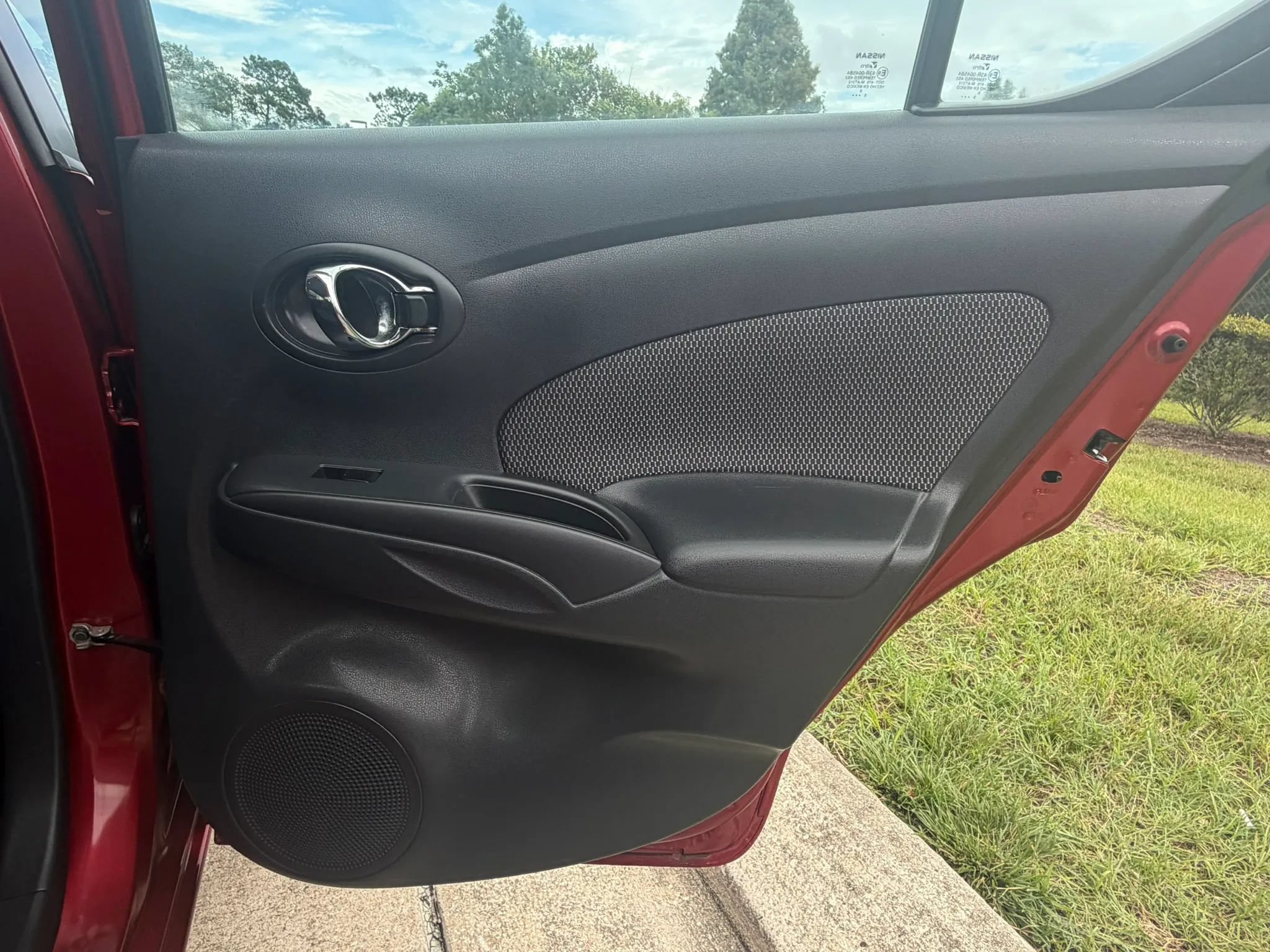 Used 2016 Nissan Versa SV FWD image 27