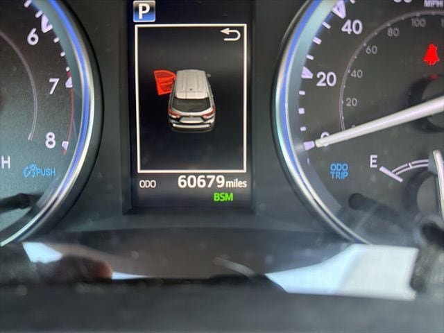 Used 2019 Toyota Highlander XLE AWD/4WD image 7