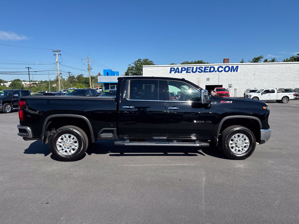 Used 2024 Chevrolet Silverado 2500 LTZ w/ LTZ Plus Package AWD/4WD image 3