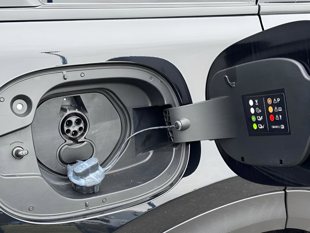 Used 2025 MAZDA CX-70 Plug-In Hybrid w/ Premium Plus image 21