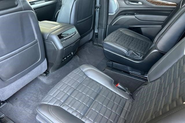 Certified 2024 Cadillac Escalade Sport Platinum w/ LPO, ONYX Package AWD/4WD image 18