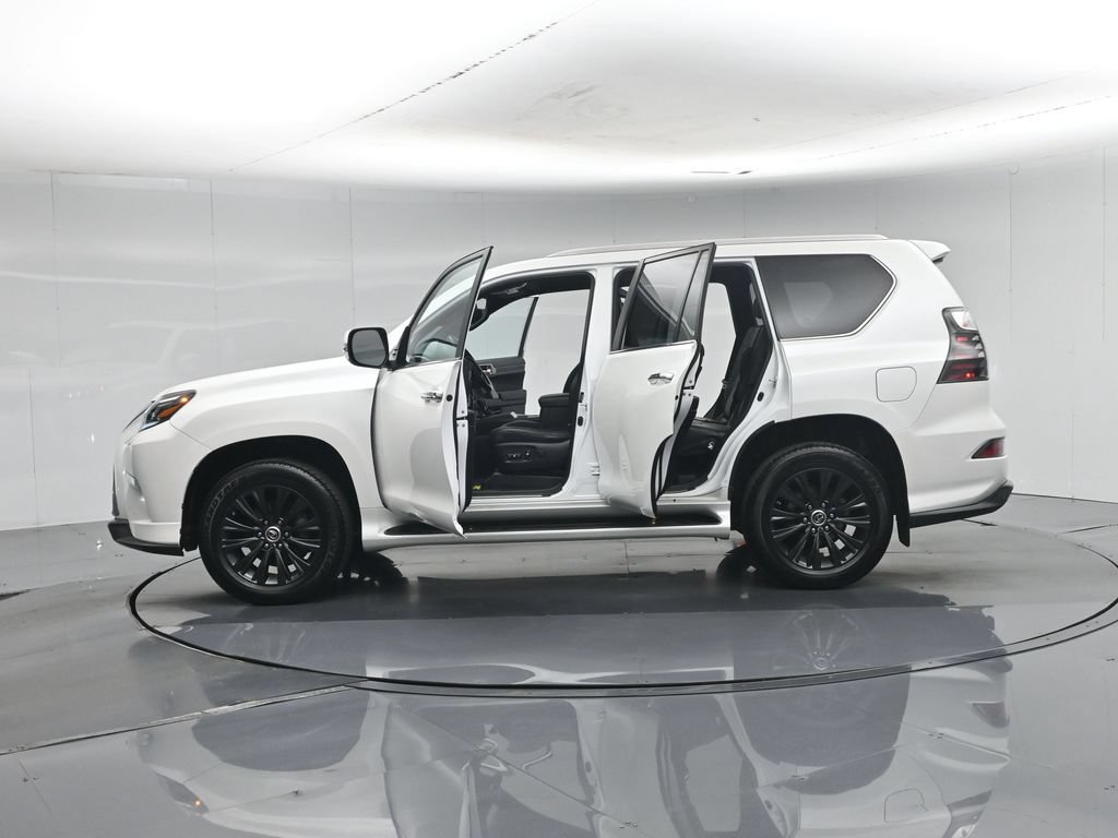 Used 2023 Lexus GX 460 Luxury w/ Sport Design Package AWD/4WD image 5