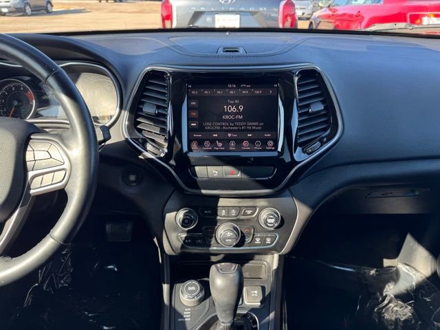 Used 2019 Jeep Cherokee Limited image 2