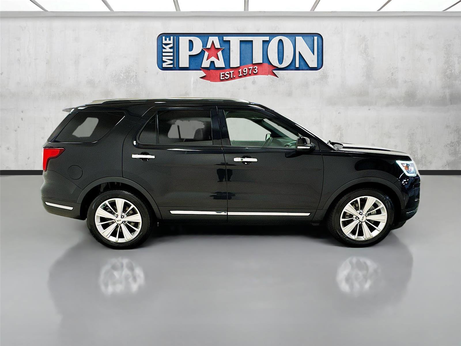 Used 2019 Ford Explorer Limited w/ Class III Trailer Tow Package image 8