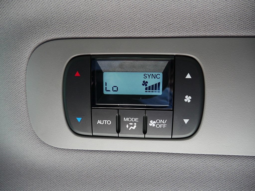 Used 2024 Honda Odyssey Elite image 64