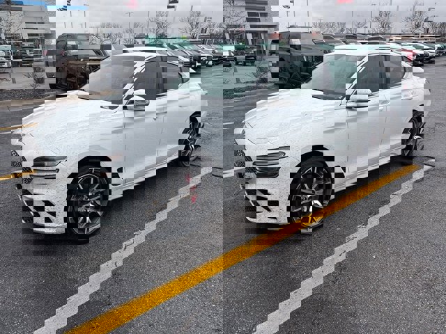 Used 2025 Genesis G70 2.5T image 3