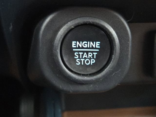 Used 2022 Ford Maverick Lariat w/ Equipment Group 500A Standard image 12