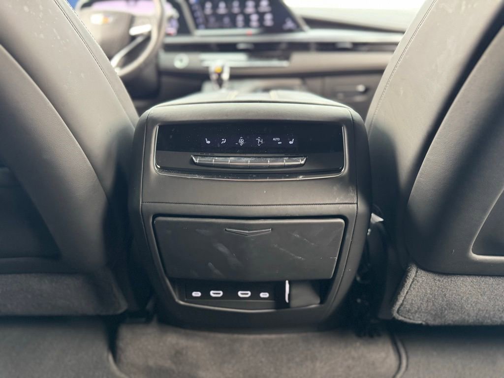 Used 2024 Cadillac Escalade V w/ LPO, ONYX Package image 12