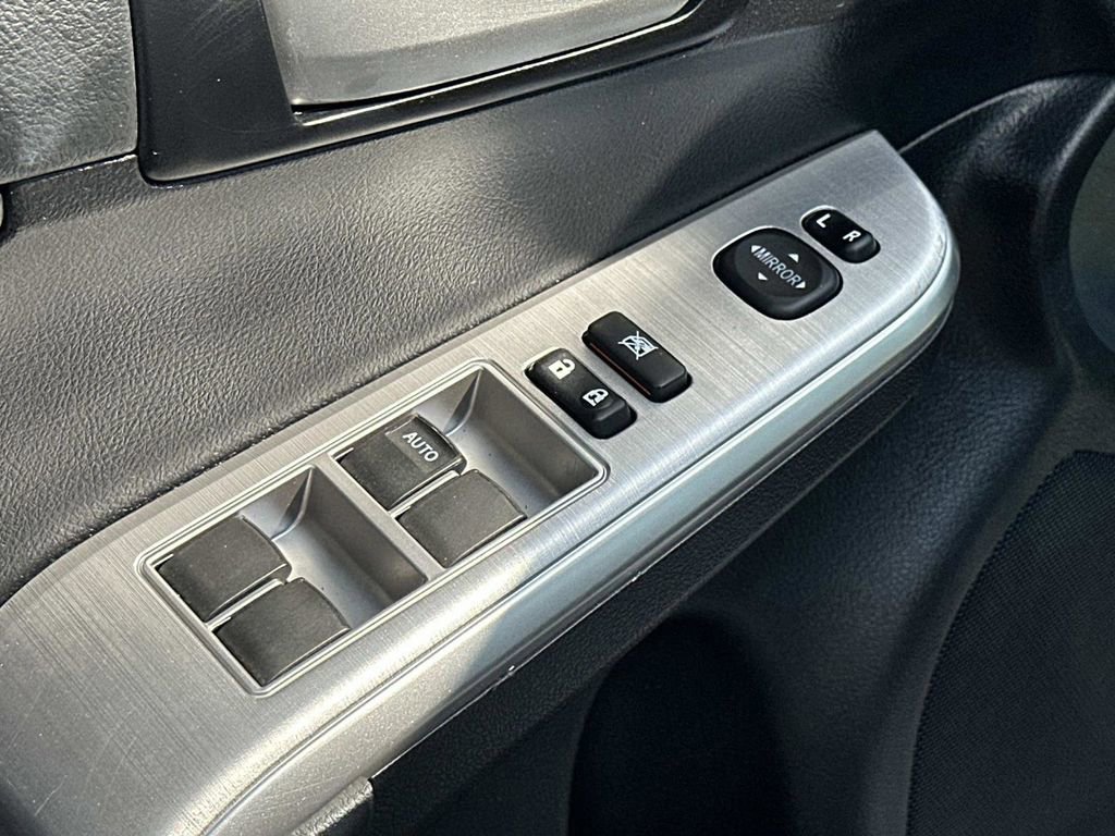 Used 2013 Toyota Camry SE image 22