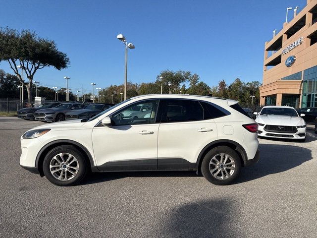 Used 2020 Ford Escape SE image 2