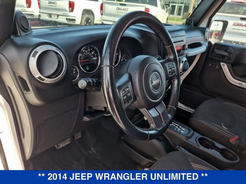 Used 2014 Jeep Wrangler Unlimited Sahara w/ Connectivity Group AWD/4WD image 12