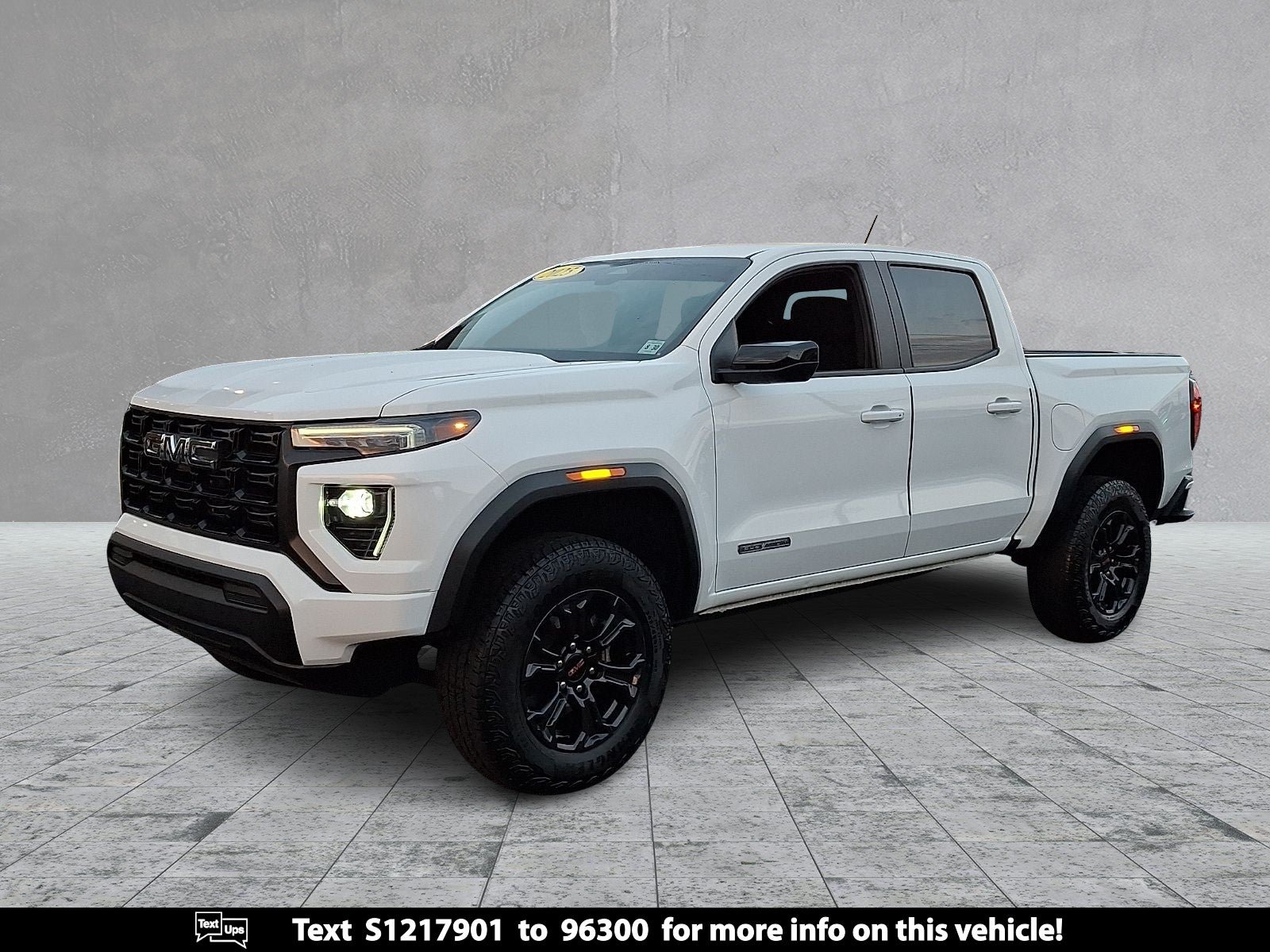 Certified 2025 GMC Canyon Elevation RWD image 1