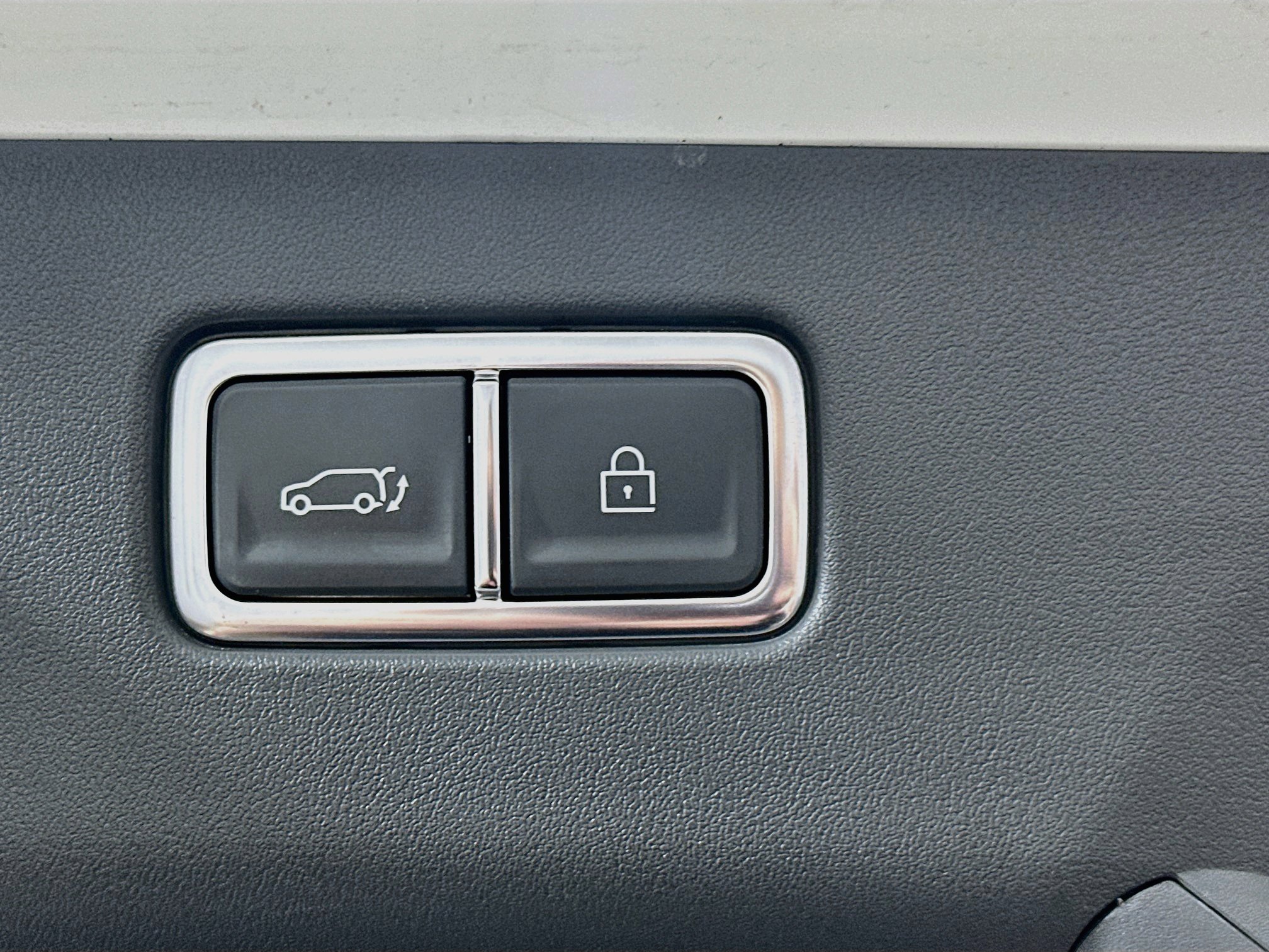 Used 2024 Kia EV9 Light RWD image 32