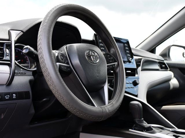 Used 2021 Toyota Camry LE AWD/4WD image 16