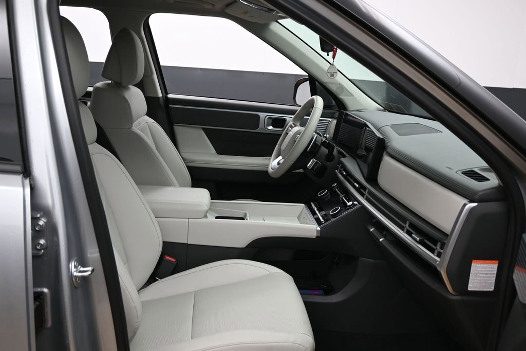 Used 2026 Hyundai Santa Fe SEL FWD image 38