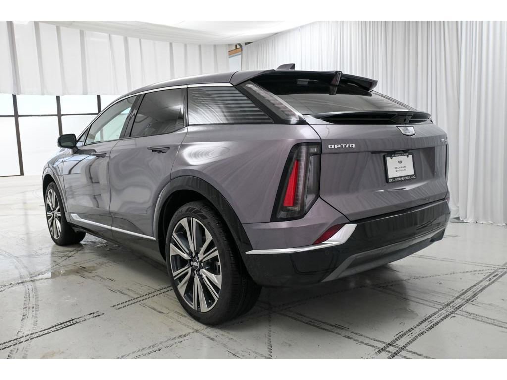New 2026 Cadillac Optiq Luxury 2 image 5