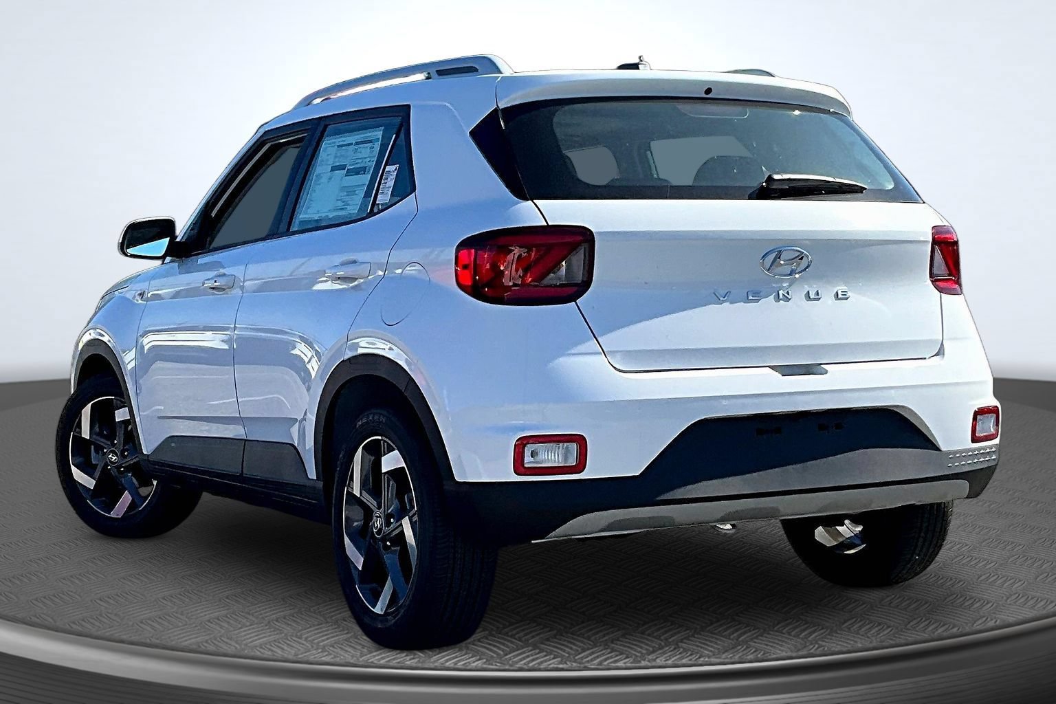 New 2026 Hyundai Venue SEL FWD image 4