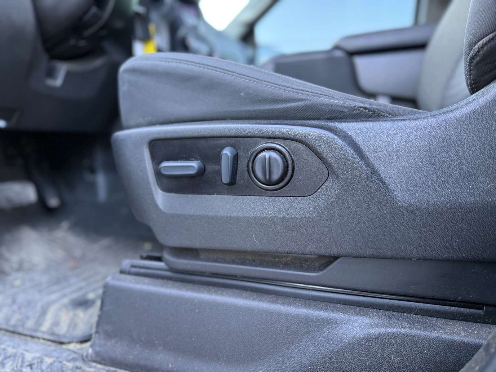 Used 2022 Chevrolet Silverado 1500 Custom image 14