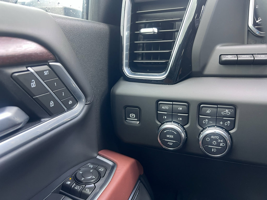 Used 2025 GMC Sierra 2500 Denali Ultimate image 21