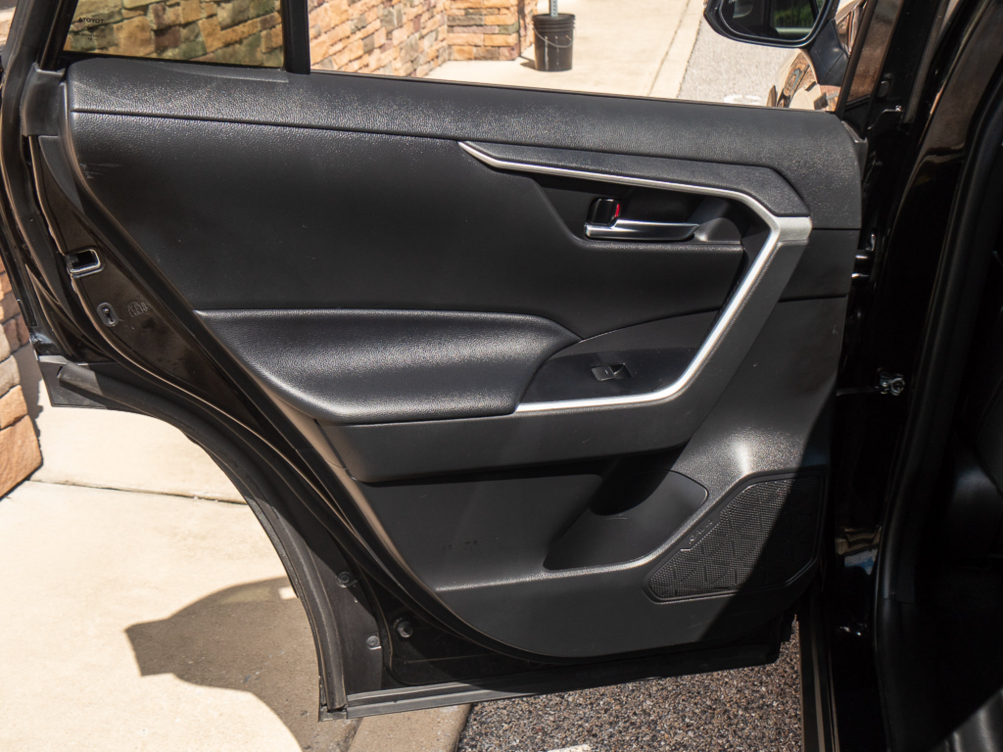 Used 2022 Toyota RAV4 XLE w/ Convenience Package AWD/4WD image 18