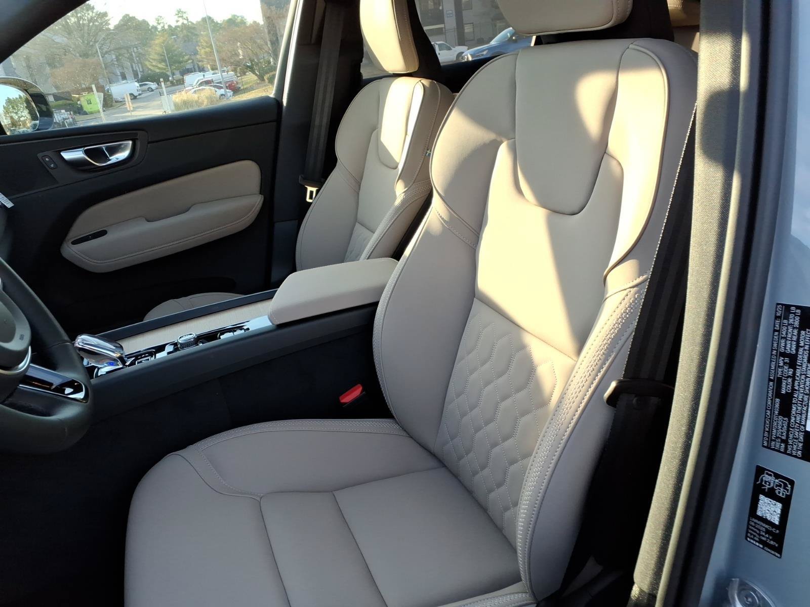New 2026 Volvo XC60 B5 Plus w/ Protection Package Premier AWD/4WD image 15
