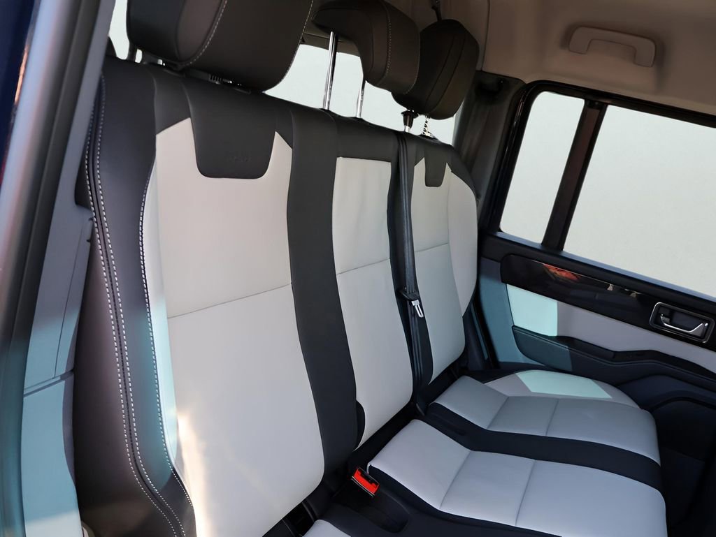 Used 2025 INEOS Grenadier Fieldmaster Edition image 18