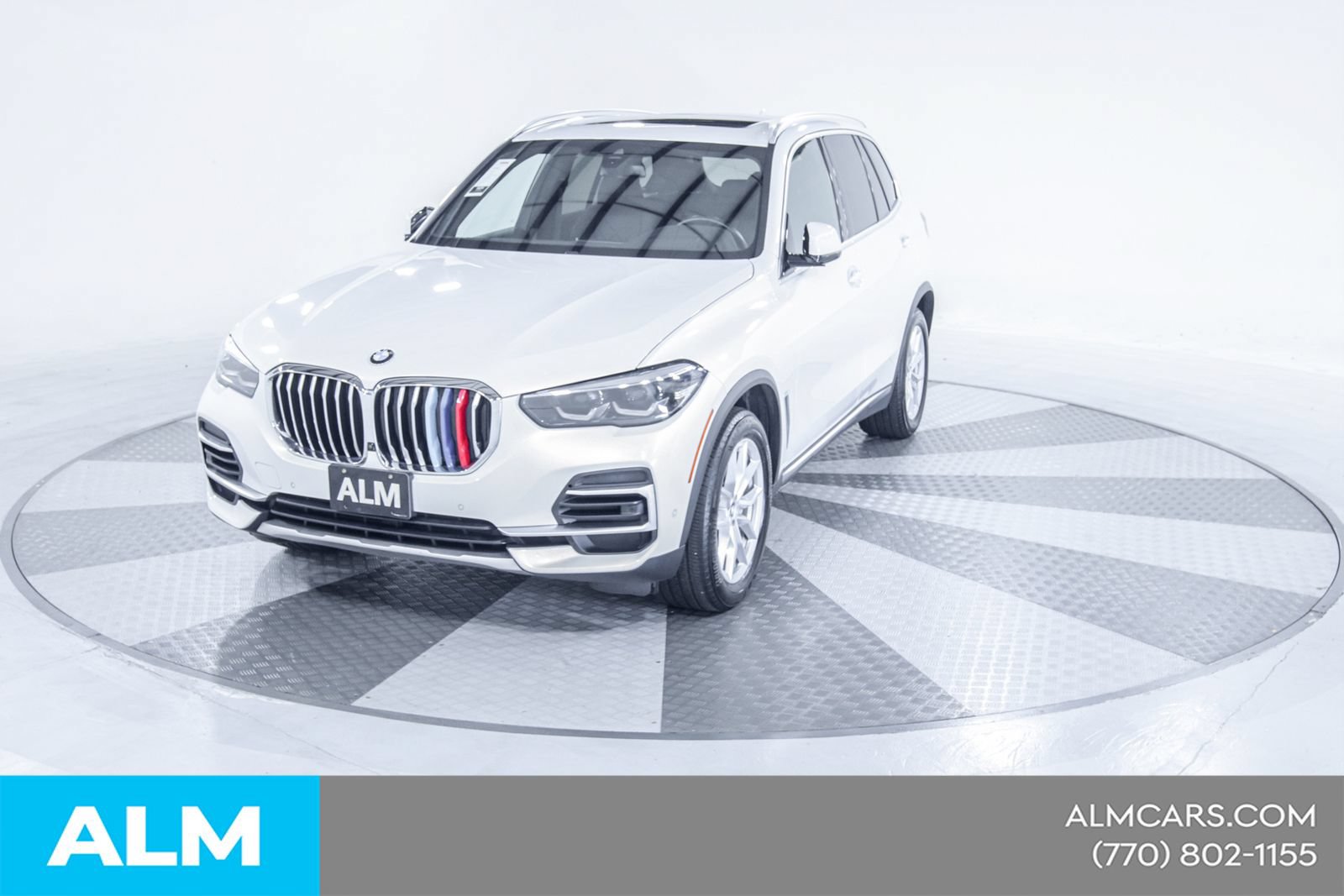 Used 2023 BMW X5 xDrive40i w/ Premium Package AWD/4WD image 2