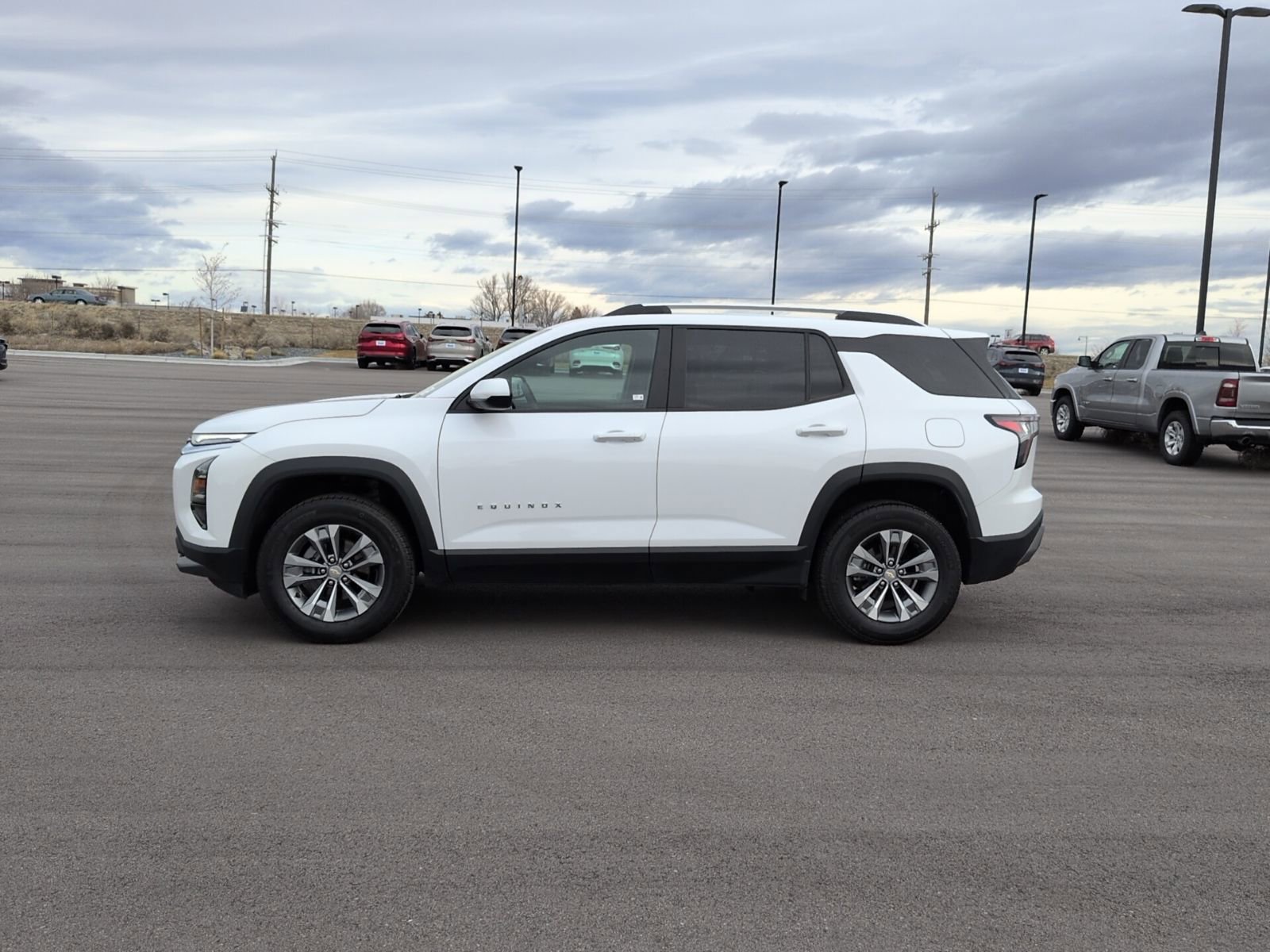 Used 2025 Chevrolet Equinox LT image 4