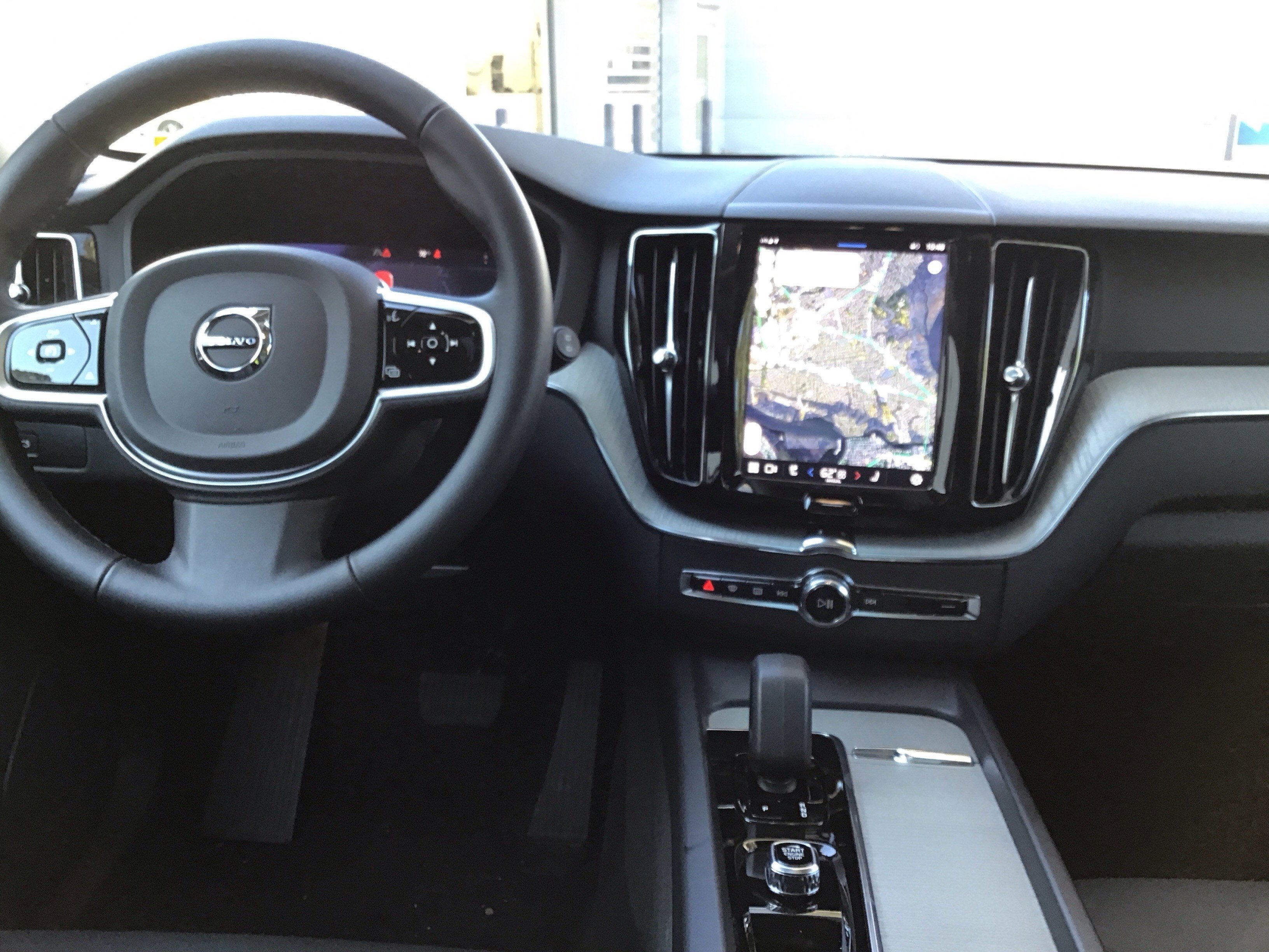 Certified 2025 Volvo XC60 B5 Plus image 29